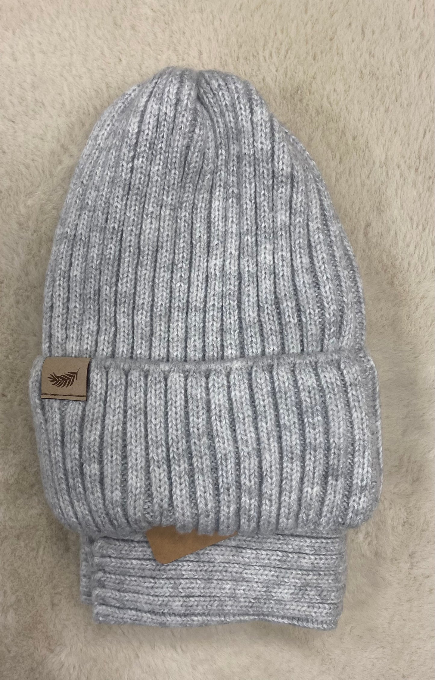 Czapka zimowa KARMINA ROZMIAR 52-54 AGBO